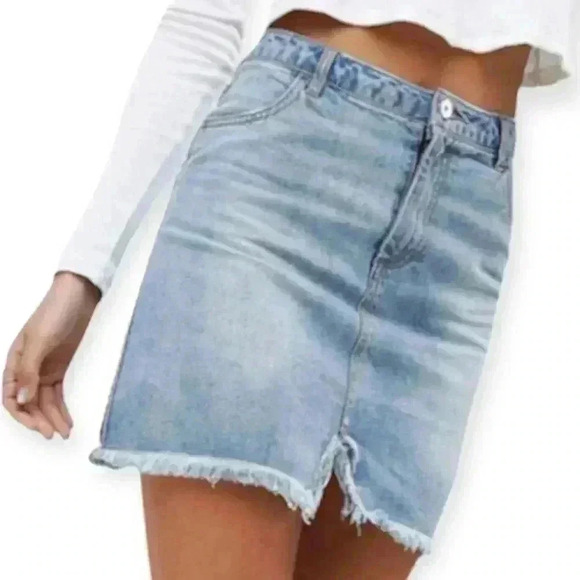 Vintage Y2K MISSGUIDED Distressed Light Wash Denim Mini Skirt Womens Size 2 - Picture 3 of 10